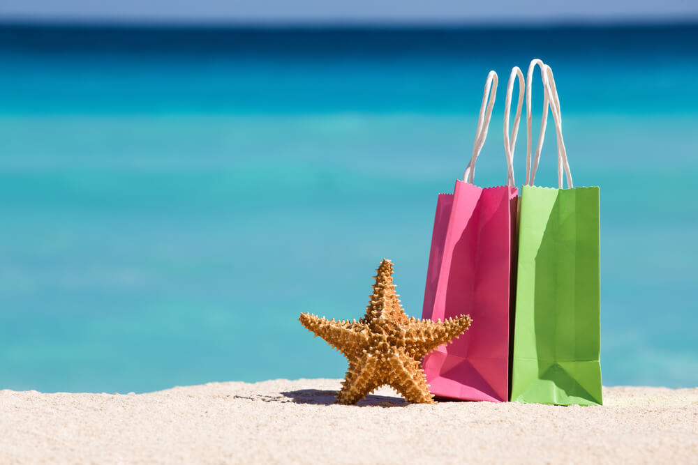 Gift bags on the beach with a starfish: Aruba shopping